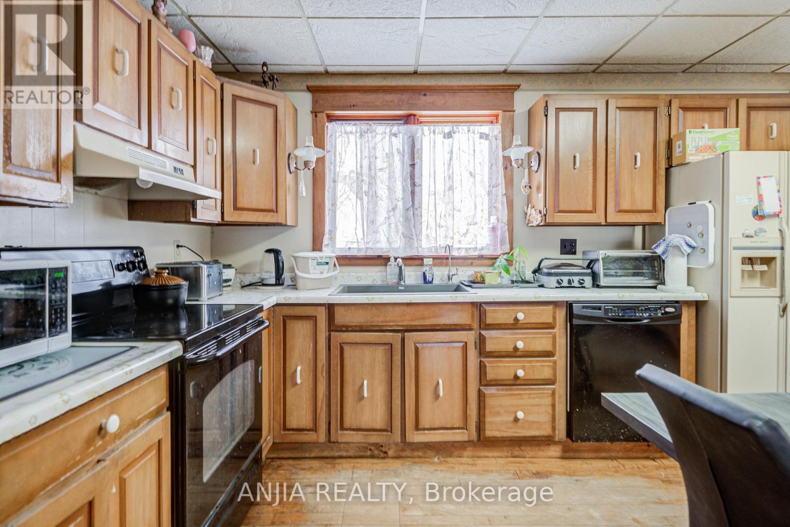 7092 Simcoe County 27 Road, Essa, Ontario  L0L 2N2 - Photo 19 - N12540816