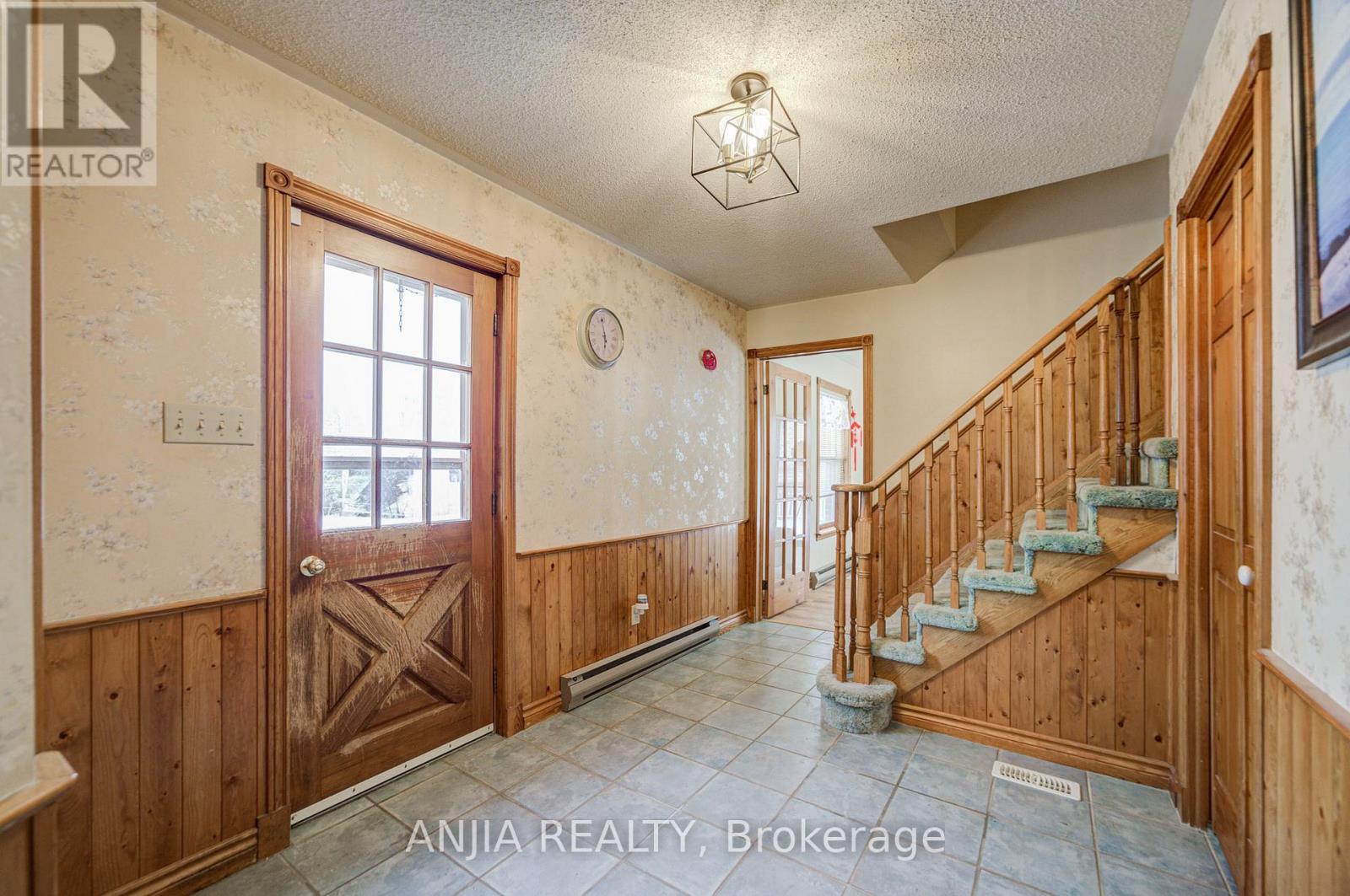 7092 Simcoe County 27 Road, Essa, Ontario  L0L 2N2 - Photo 24 - N12540816