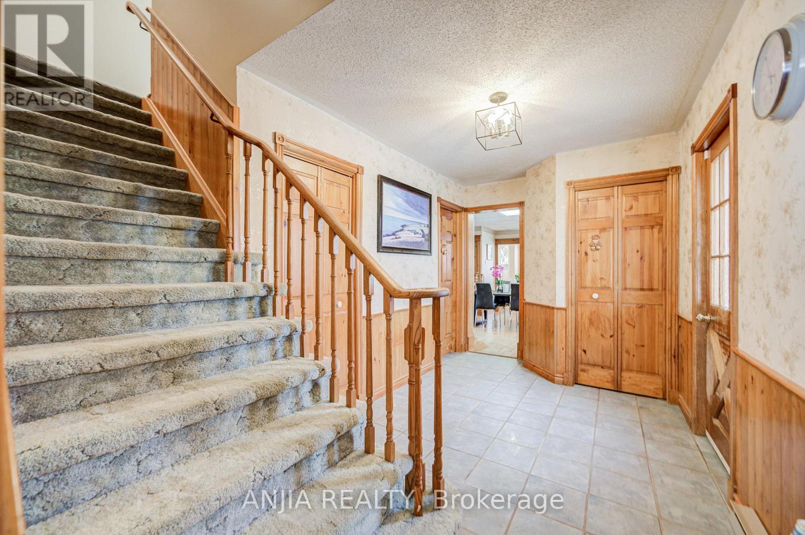 7092 Simcoe County 27 Road, Essa, Ontario  L0L 2N2 - Photo 25 - N12540816