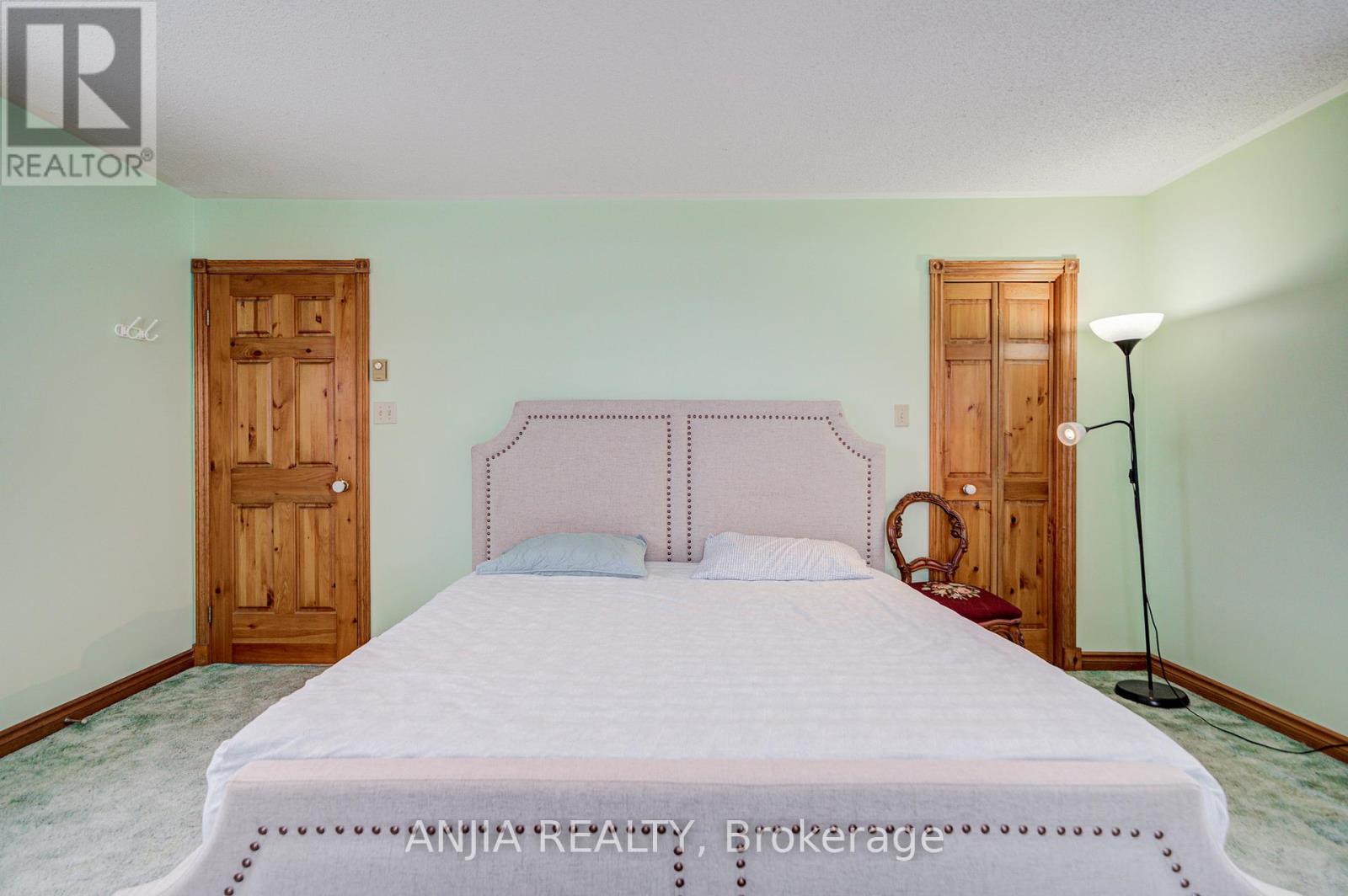 7092 Simcoe County 27 Road, Essa, Ontario  L0L 2N2 - Photo 29 - N12540816