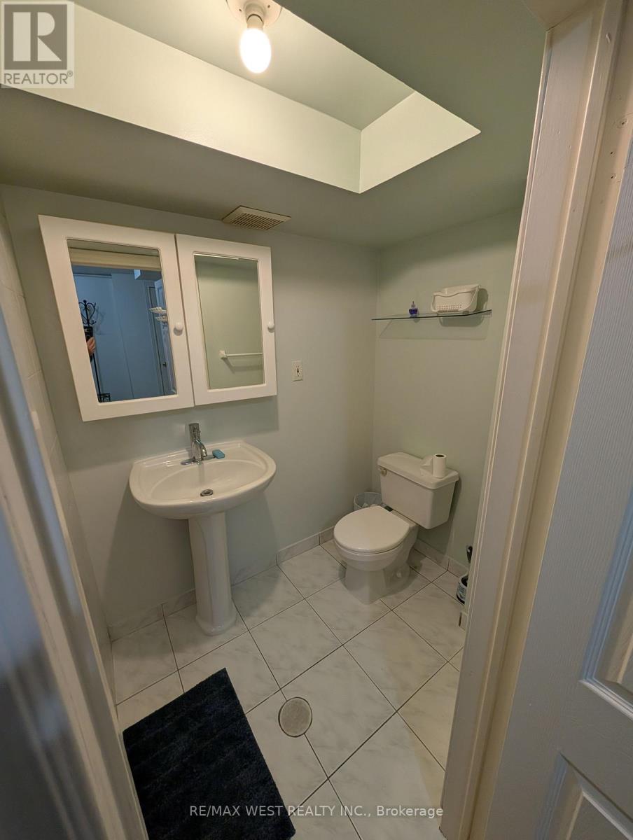 14 Thornway Avenue, Vaughan, Ontario  L4J 7R8 - Photo 10 - N12540850