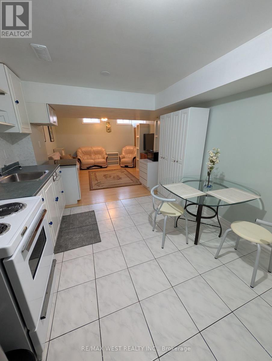 14 Thornway Avenue, Vaughan, Ontario  L4J 7R8 - Photo 3 - N12540850