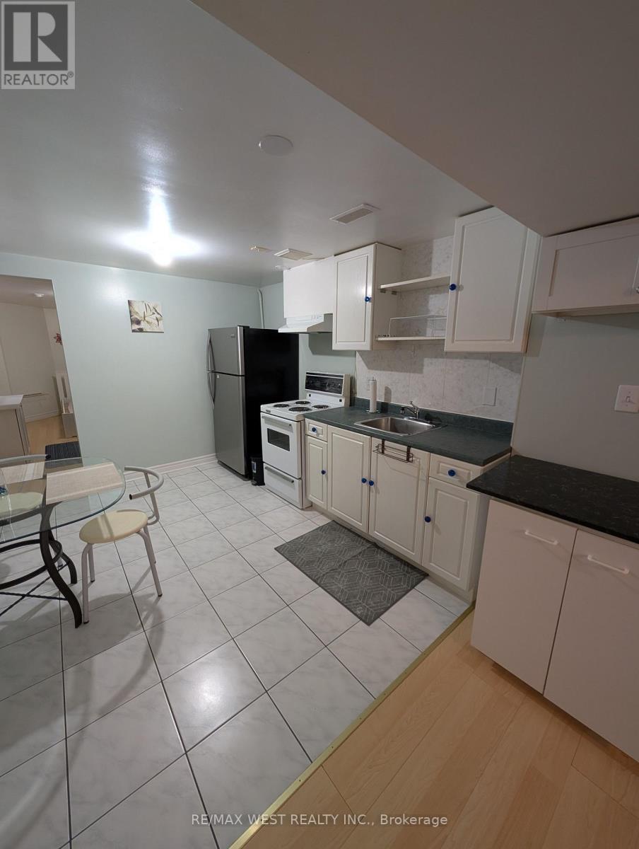 14 Thornway Avenue, Vaughan, Ontario  L4J 7R8 - Photo 6 - N12540850