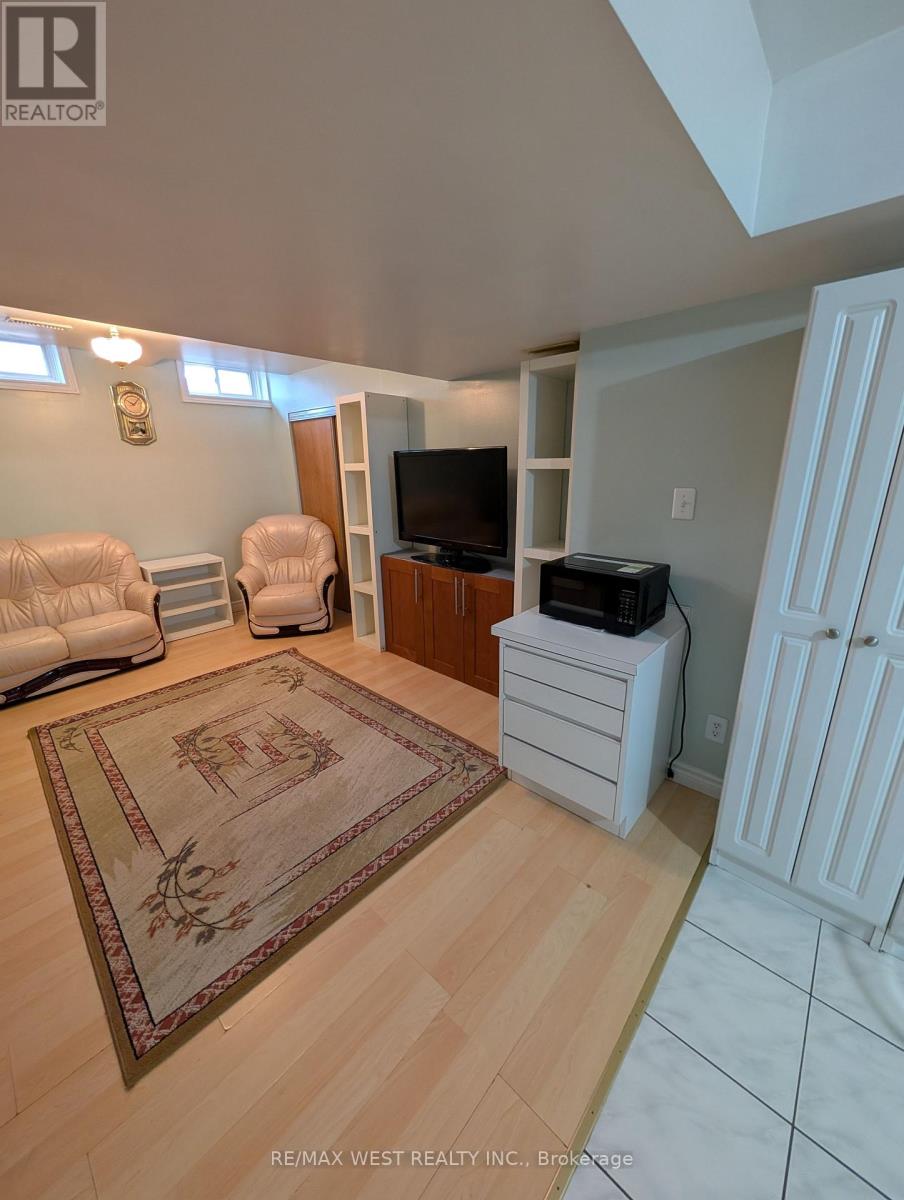 14 Thornway Avenue, Vaughan, Ontario  L4J 7R8 - Photo 7 - N12540850