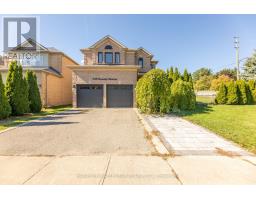 238 DEVONSLEIGH BOULEVARD, Richmond Hill, Ontario