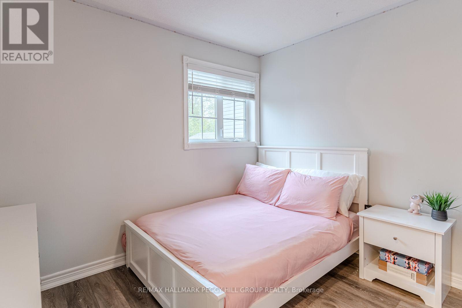 50 Downing Crescent, Barrie, Ontario  L4N 8V6 - Photo 10 - S12540898