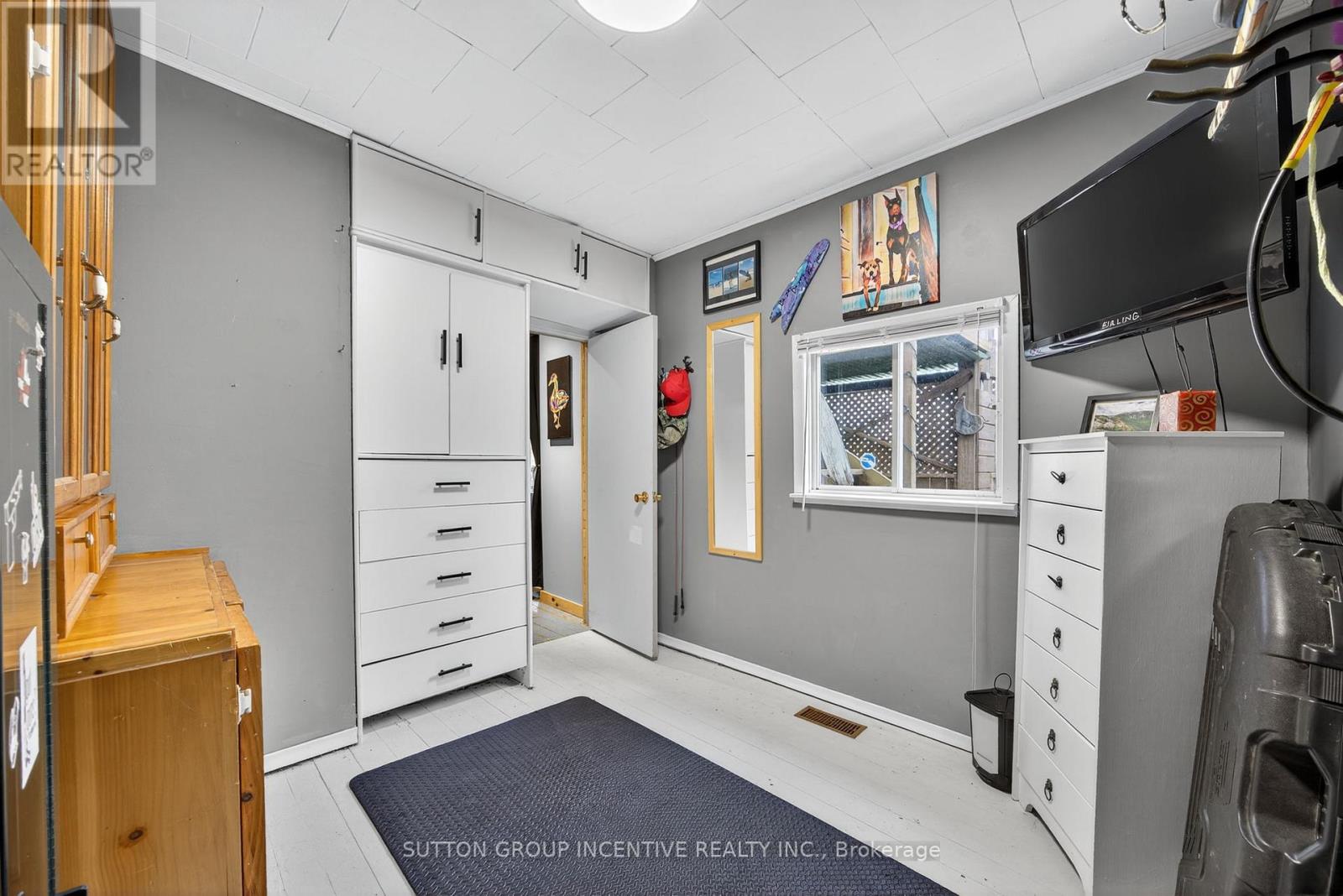 15 Playfair Drive, Tay, Ontario  L0K 2C0 - Photo 11 - S12540946