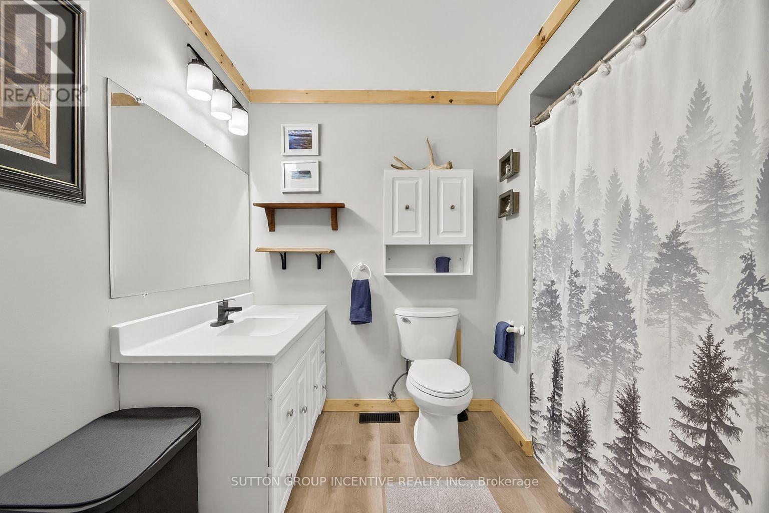 15 Playfair Drive, Tay, Ontario  L0K 2C0 - Photo 13 - S12540946