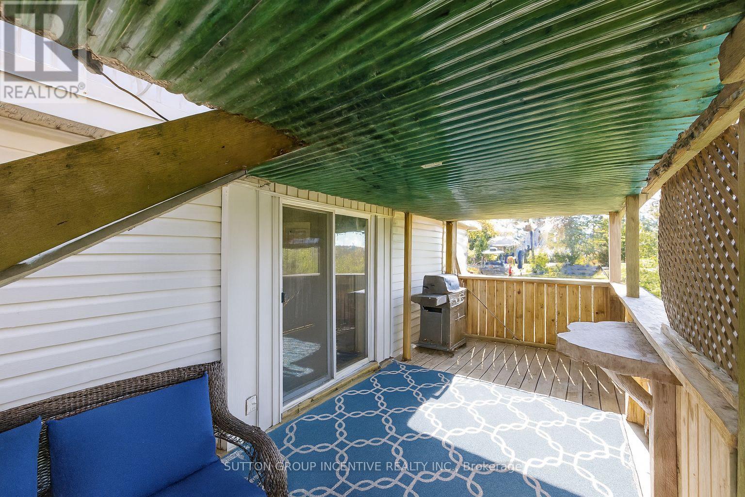 15 Playfair Drive, Tay, Ontario  L0K 2C0 - Photo 14 - S12540946