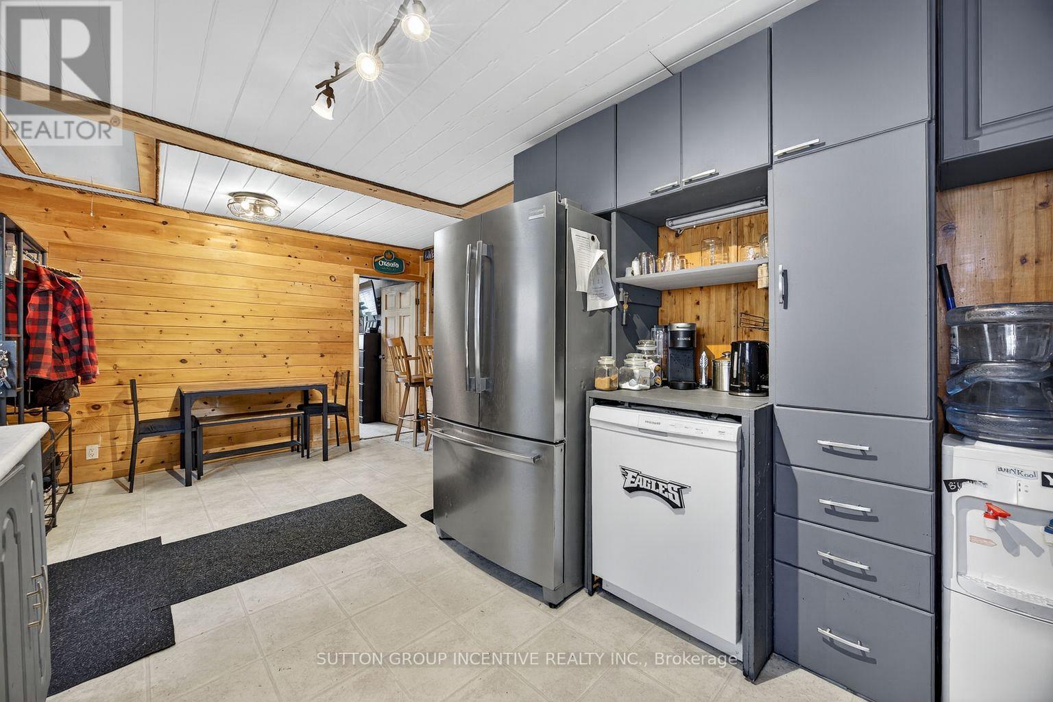 15 Playfair Drive, Tay, Ontario  L0K 2C0 - Photo 7 - S12540946