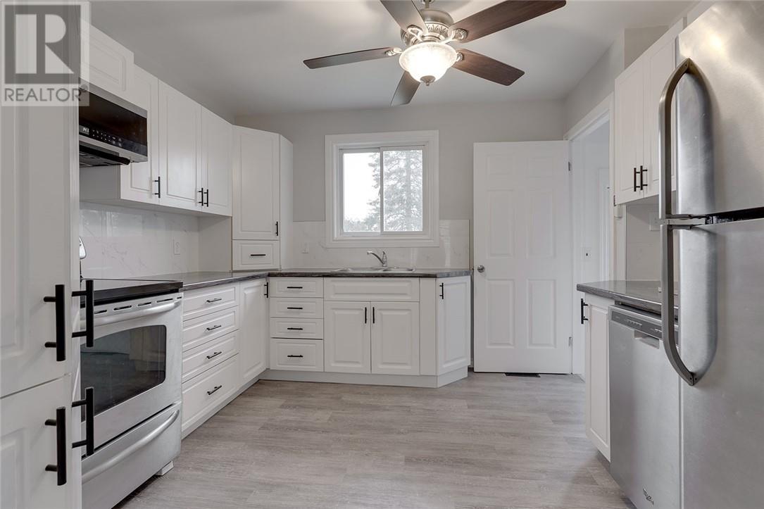 38 Sunderland Road, Garson, Ontario P3L 1M8 - Photo 12 - 2125604