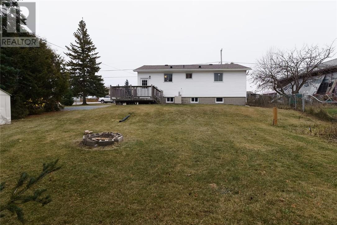 38 Sunderland Road, Garson, Ontario P3L 1M8 - Photo 4 - 2125604