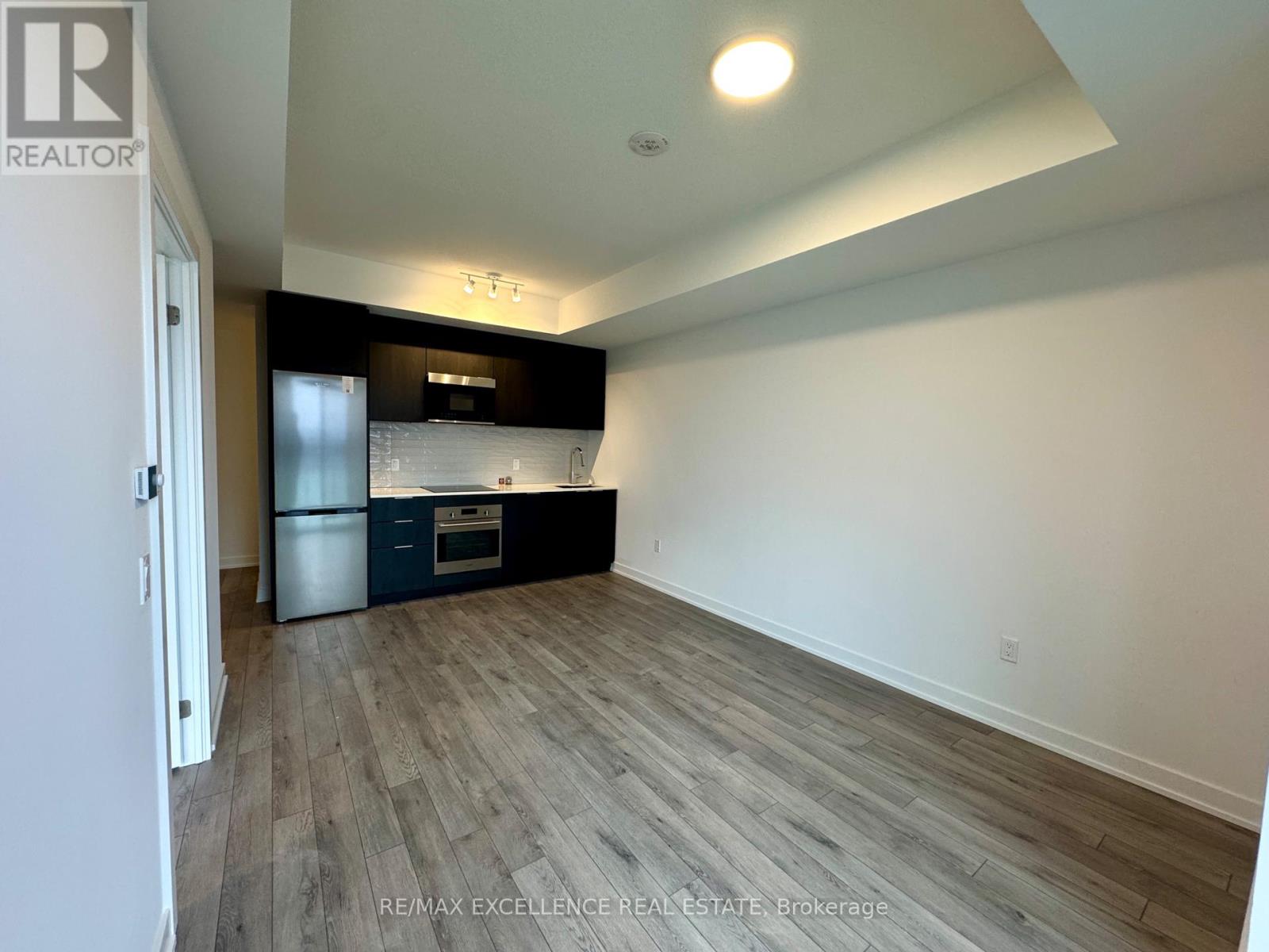 413 - 15 Skyridge Drive, Brampton, Ontario  L6P 4S3 - Photo 2 - W12540714