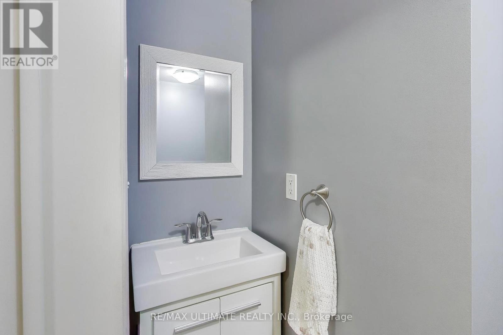 8 Odoardo Disanto Circle, Toronto, Ontario  M3L 0E7 - Photo 12 - W12540764