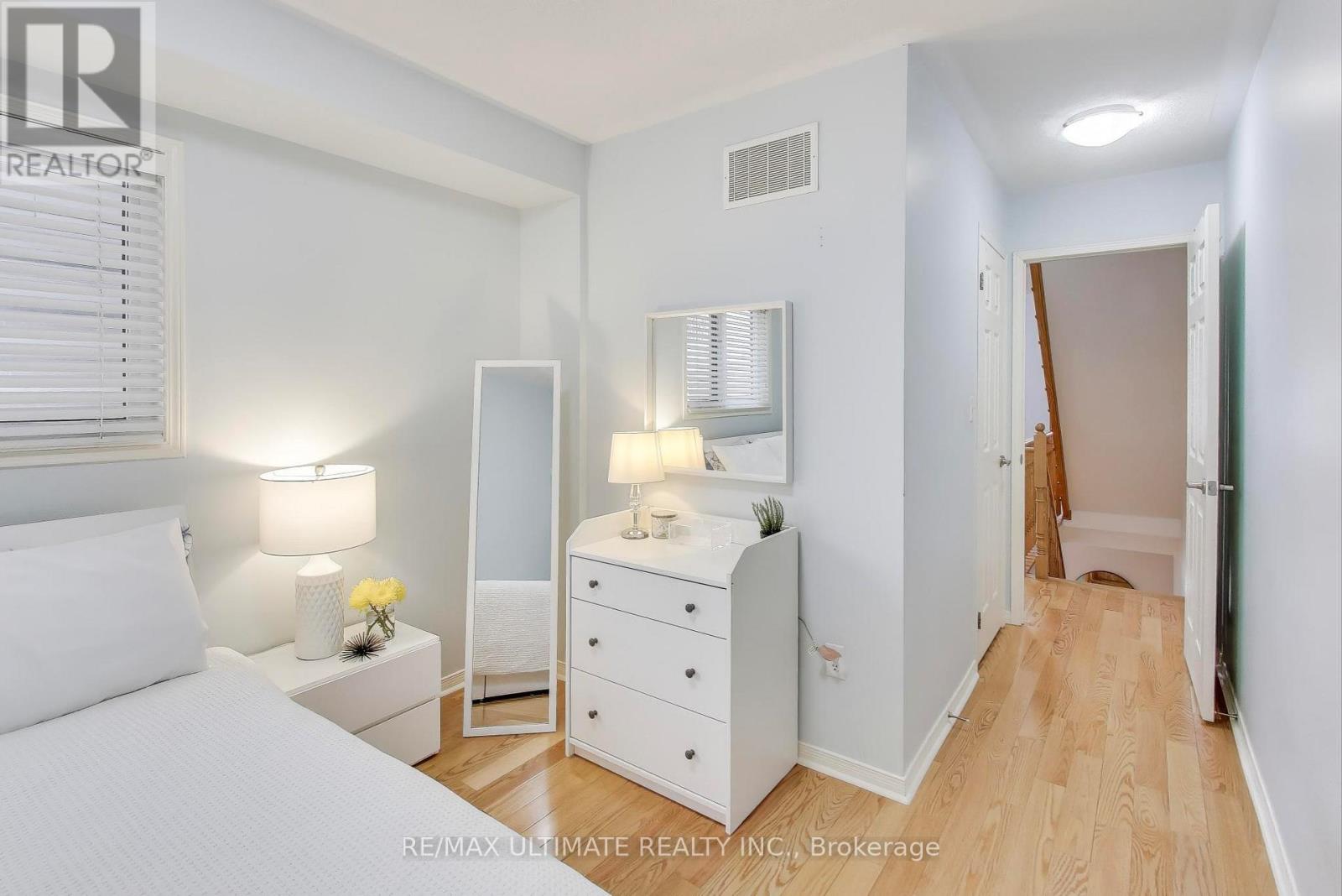 8 Odoardo Disanto Circle, Toronto, Ontario  M3L 0E7 - Photo 22 - W12540764