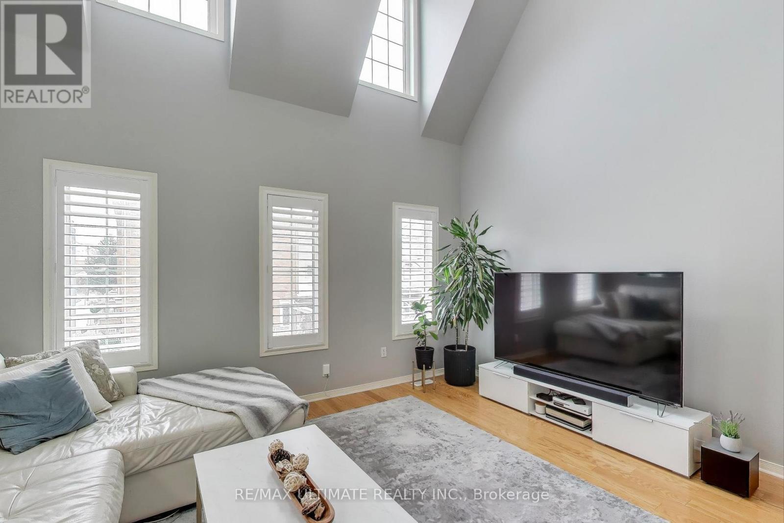 8 Odoardo Disanto Circle, Toronto, Ontario  M3L 0E7 - Photo 3 - W12540764