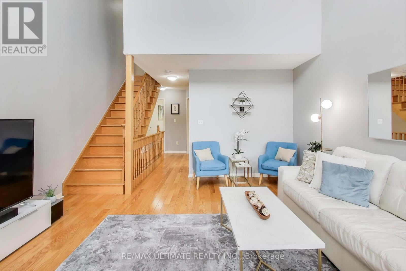 8 Odoardo Disanto Circle, Toronto, Ontario  M3L 0E7 - Photo 6 - W12540764