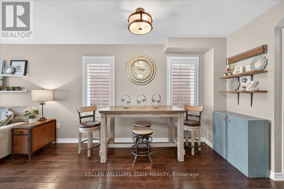 616 Iris Court, Burlington, Ontario  L7L 7A1 - Photo 13 - W12540842