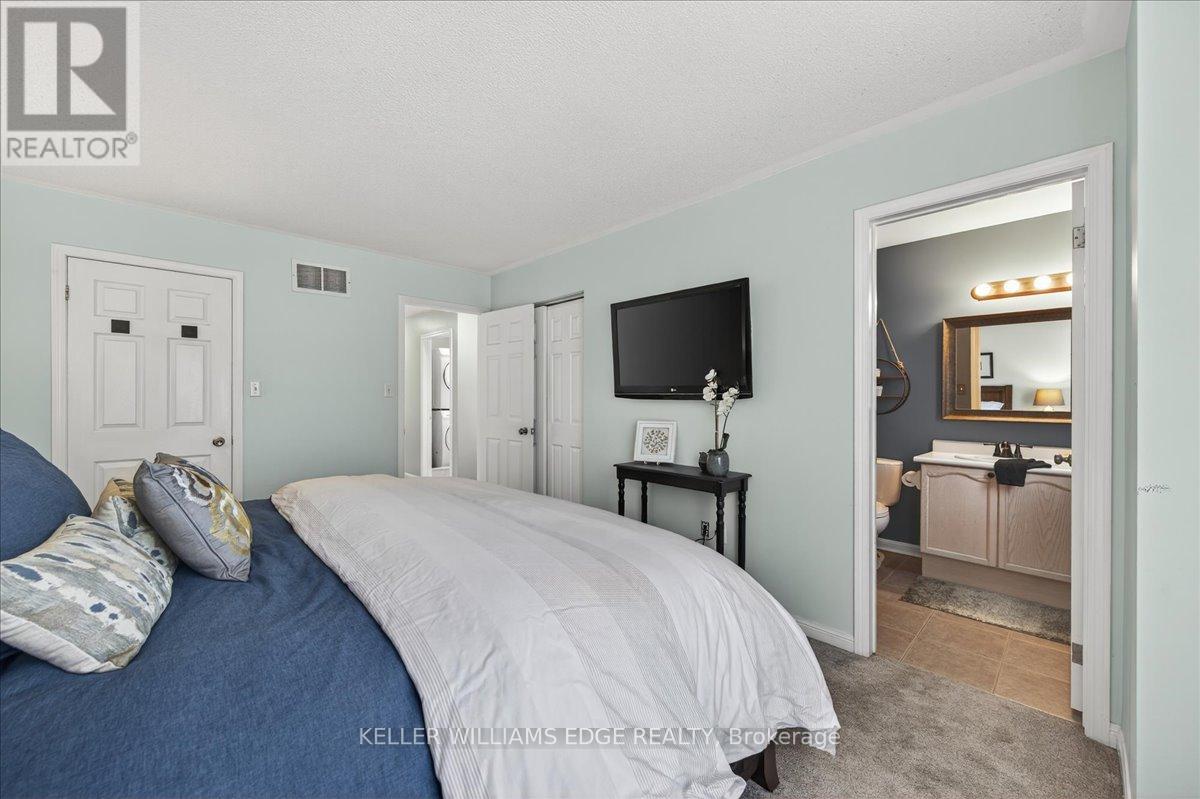 616 Iris Court, Burlington, Ontario  L7L 7A1 - Photo 18 - W12540842