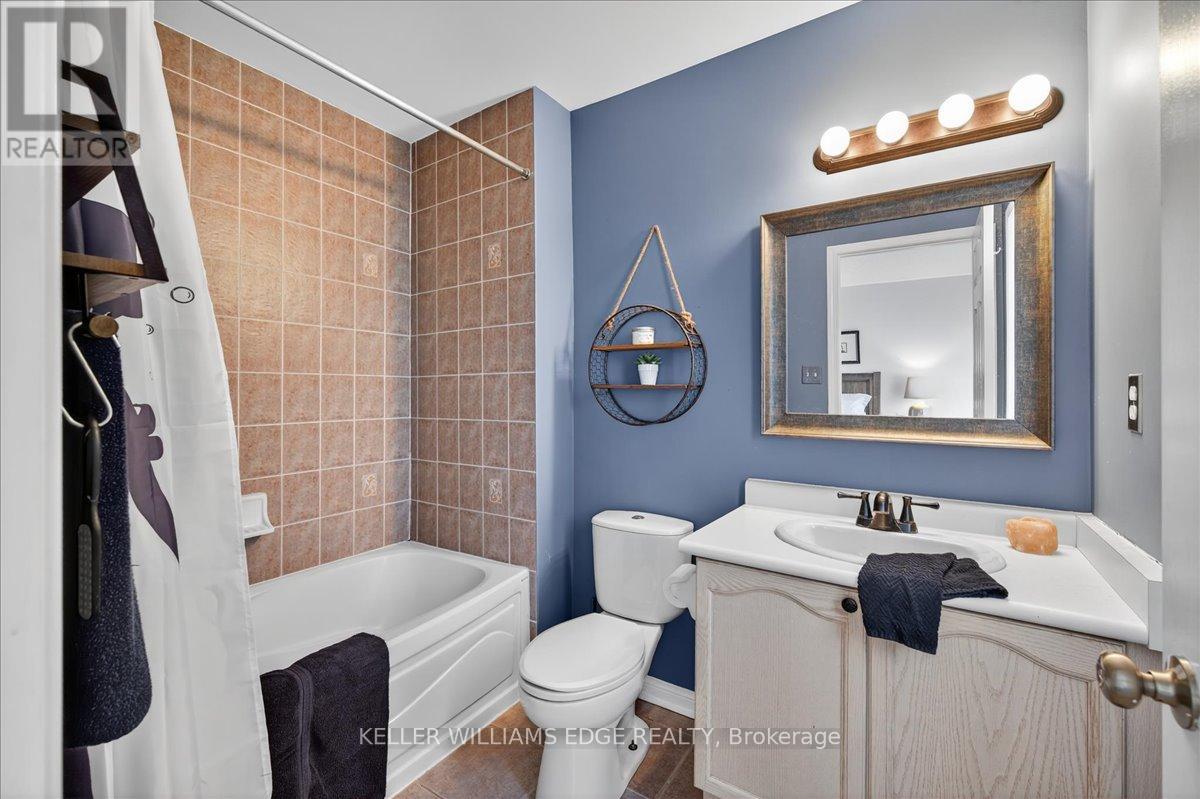 616 Iris Court, Burlington, Ontario  L7L 7A1 - Photo 19 - W12540842