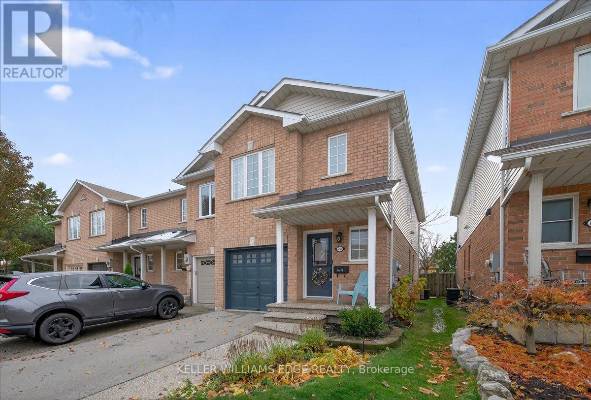 616 Iris Court, Burlington, Ontario  L7L 7A1 - Photo 2 - W12540842