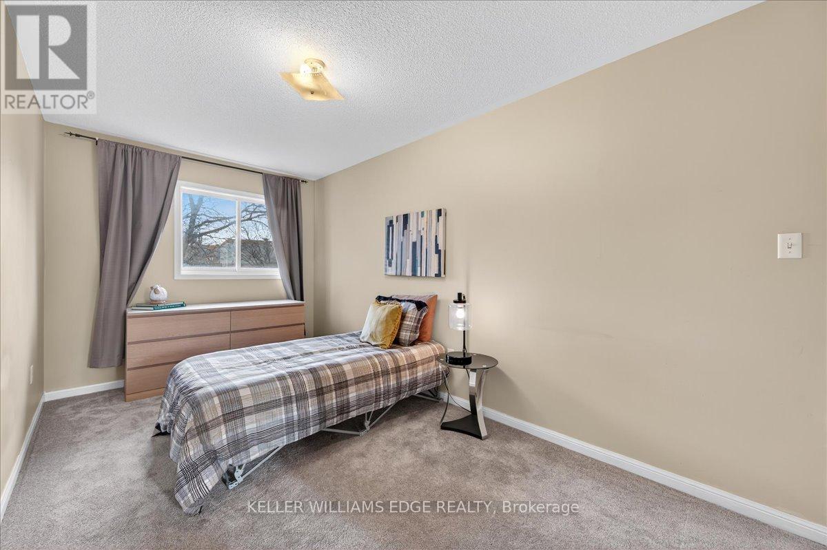 616 Iris Court, Burlington, Ontario  L7L 7A1 - Photo 22 - W12540842