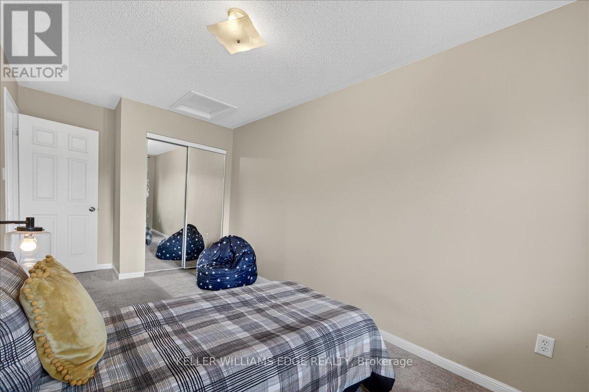 616 Iris Court, Burlington, Ontario  L7L 7A1 - Photo 23 - W12540842