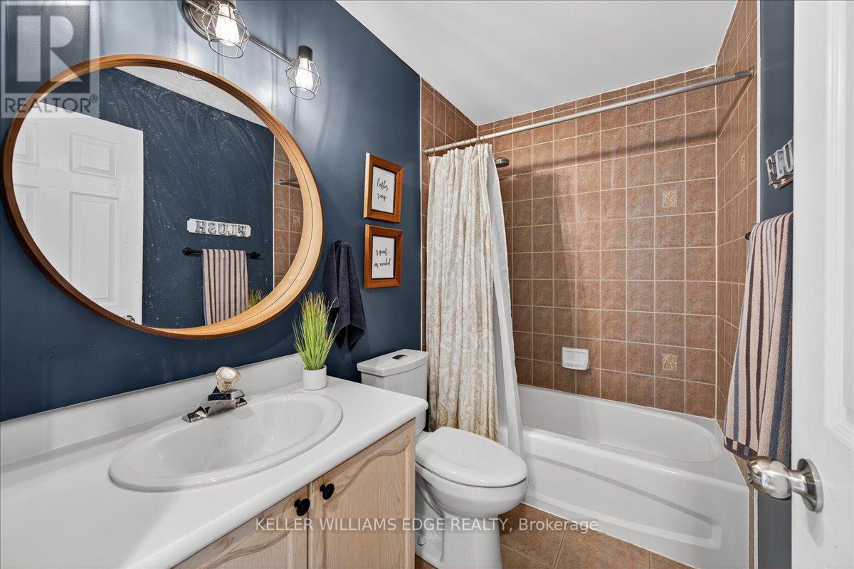 616 Iris Court, Burlington, Ontario  L7L 7A1 - Photo 24 - W12540842