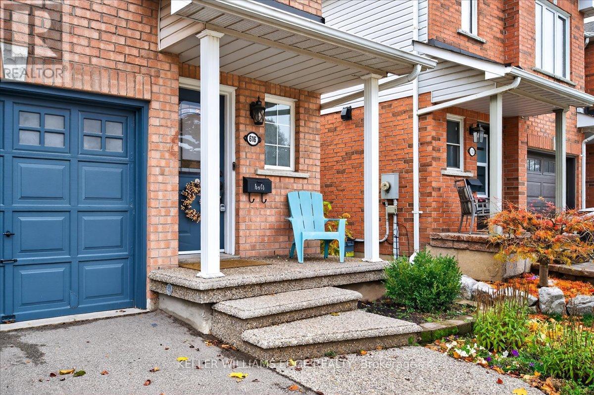 616 Iris Court, Burlington, Ontario  L7L 7A1 - Photo 3 - W12540842