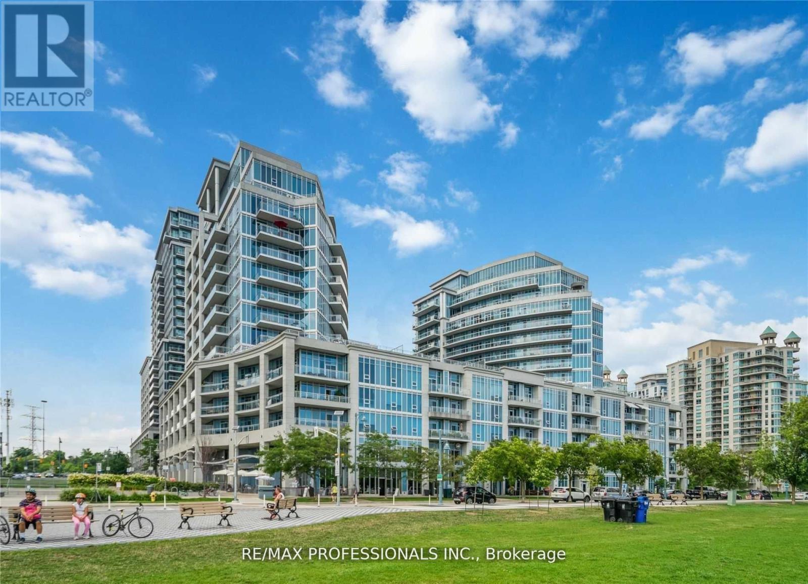 203 - 58 Marine Parade Drive, Toronto, Ontario  M8V 4G1 - Photo 2 - W12540870