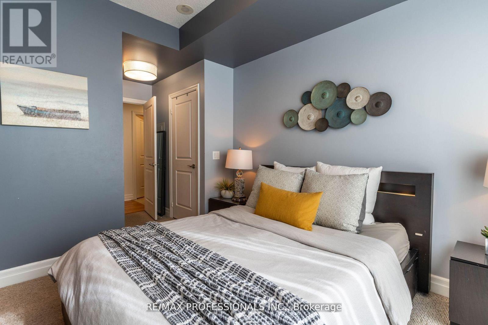 203 - 58 Marine Parade Drive, Toronto, Ontario  M8V 4G1 - Photo 7 - W12540870