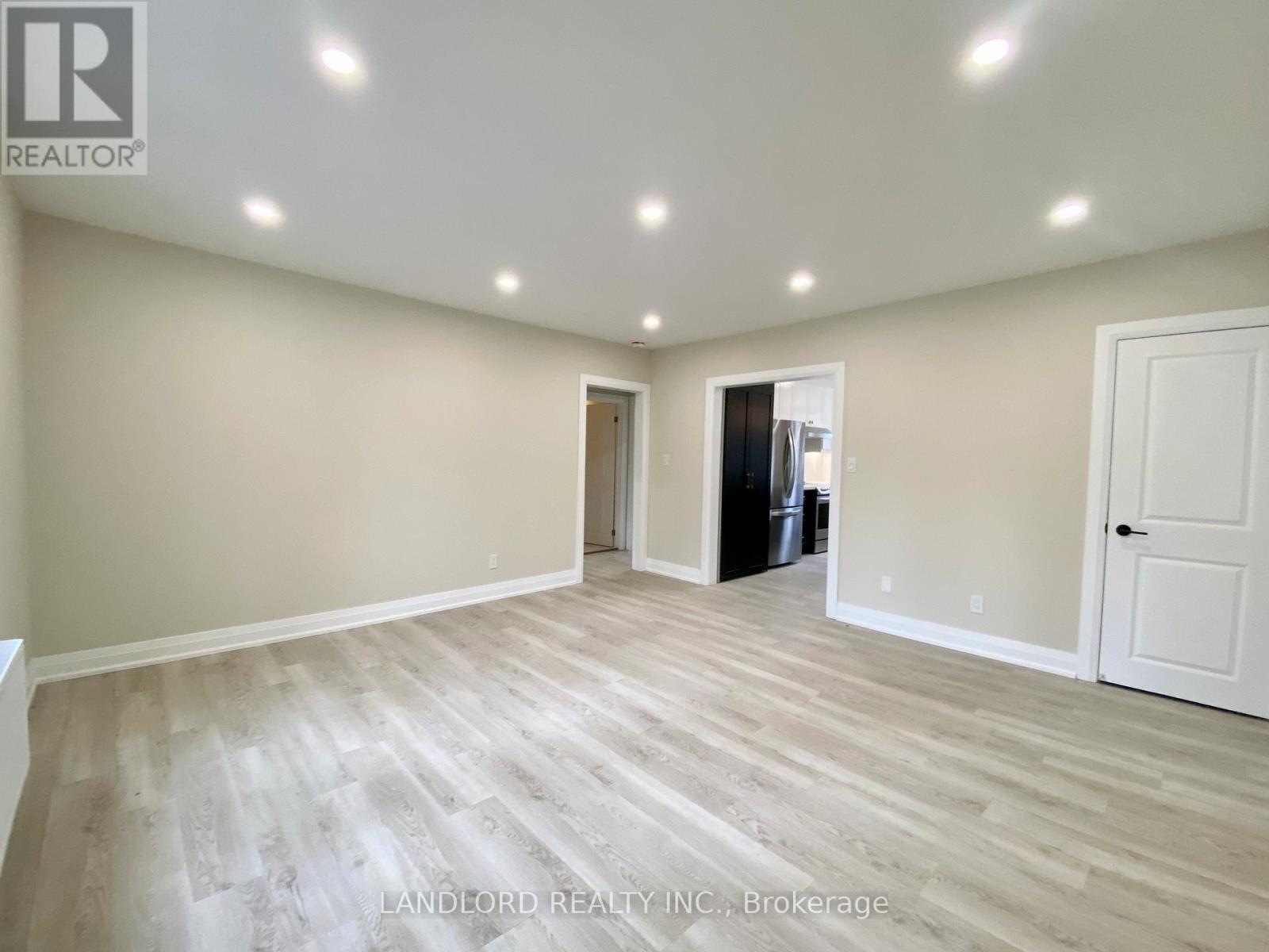 9 - 2520 Bloor Street W, Toronto, Ontario  M6S 1R8 - Photo 10 - W12540908