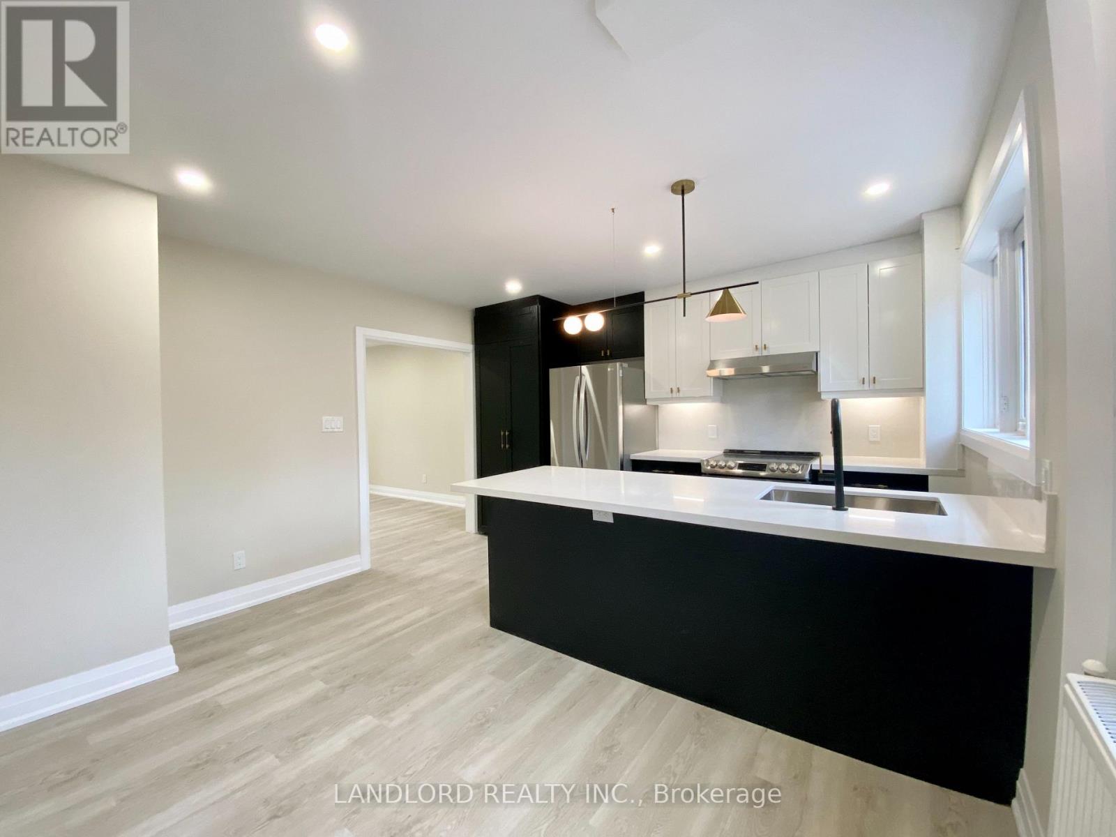 9 - 2520 Bloor Street W, Toronto, Ontario  M6S 1R8 - Photo 2 - W12540908