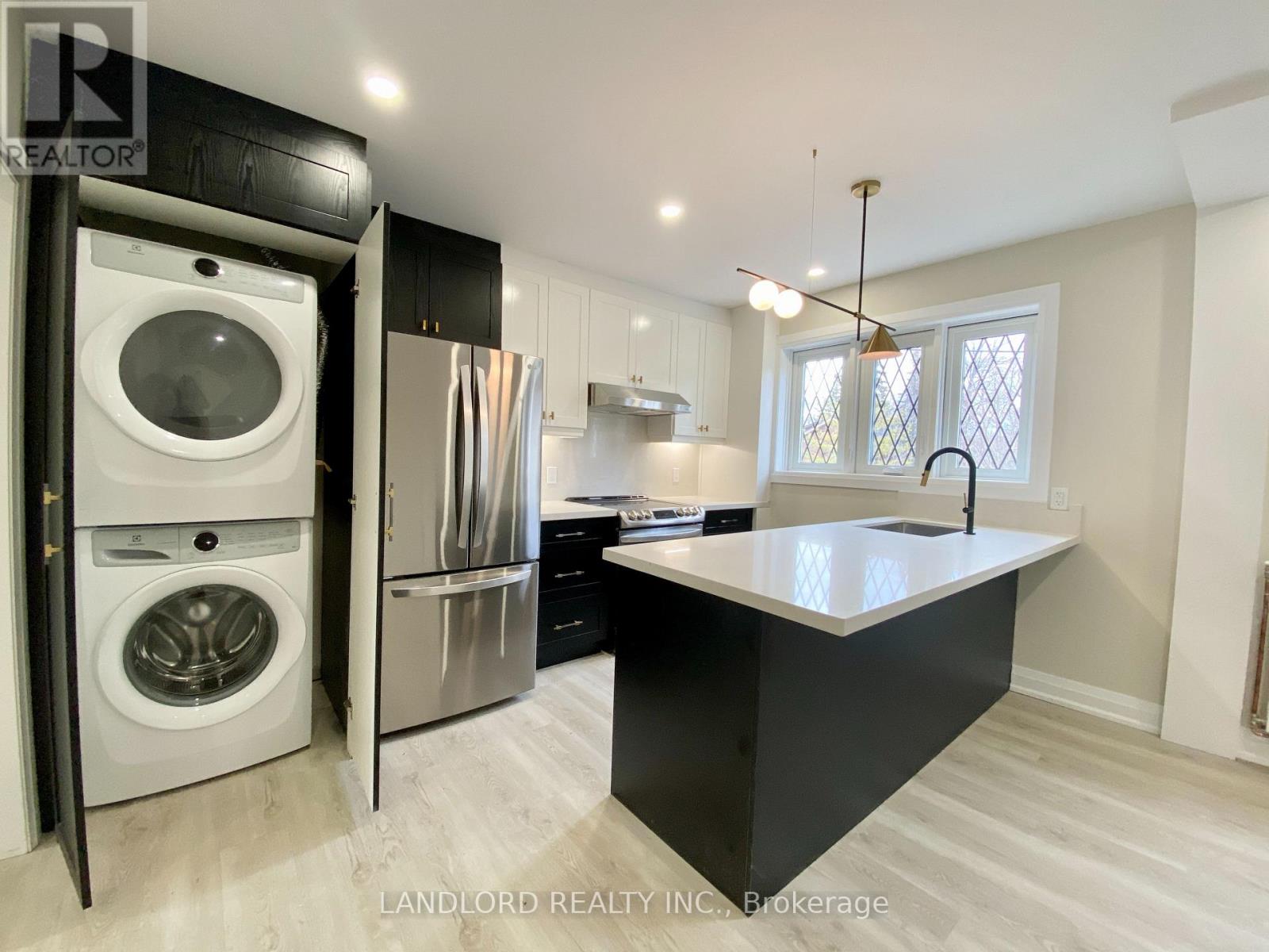 9 - 2520 Bloor Street W, Toronto, Ontario  M6S 1R8 - Photo 5 - W12540908