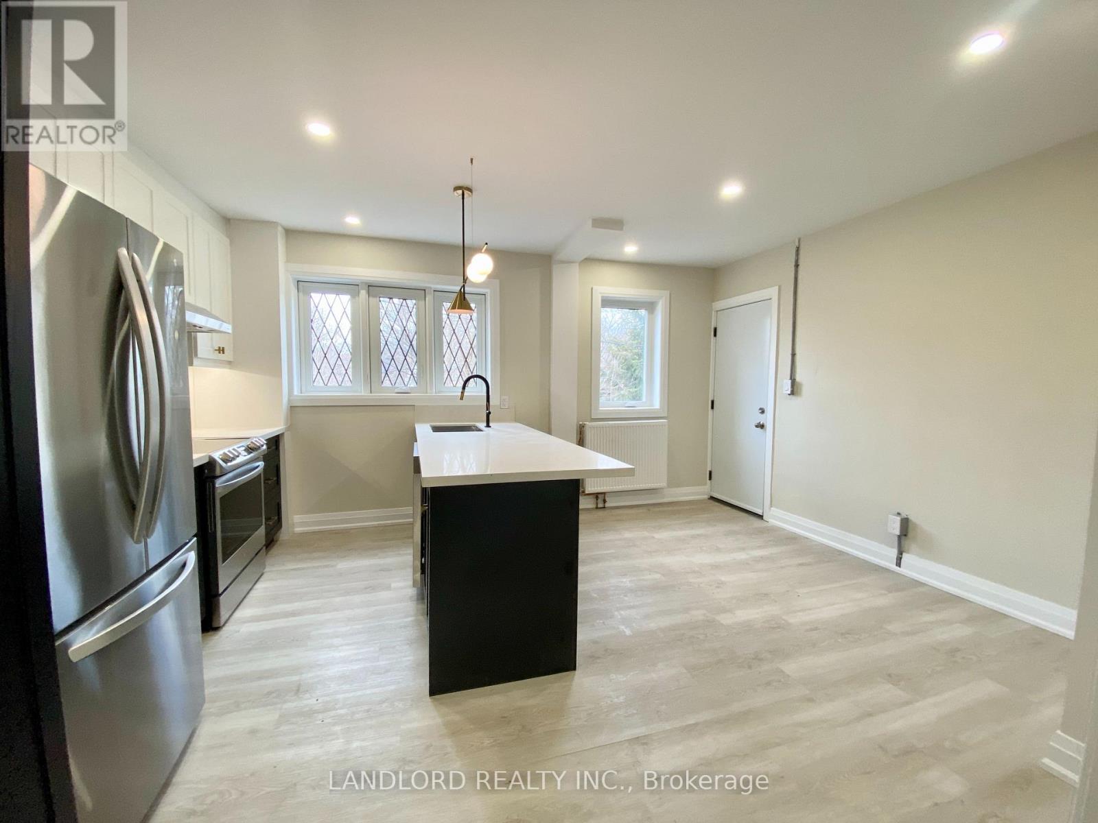 9 - 2520 Bloor Street W, Toronto, Ontario  M6S 1R8 - Photo 7 - W12540908