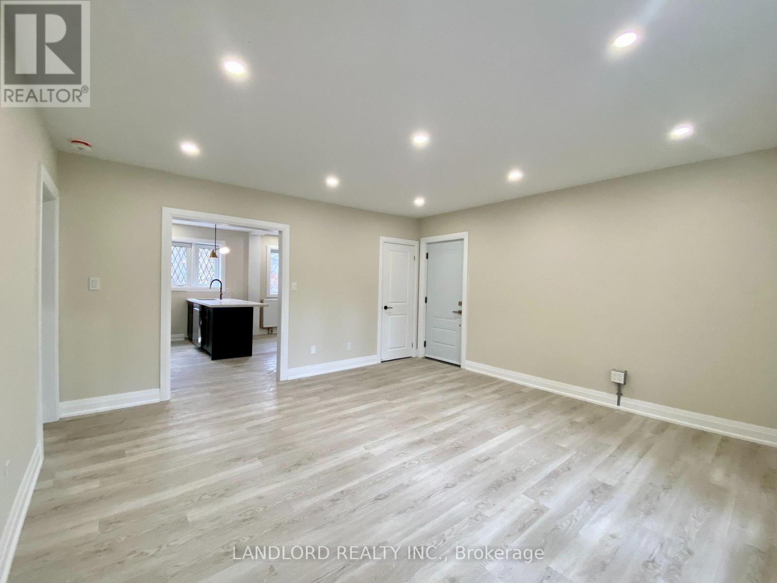 9 - 2520 Bloor Street W, Toronto, Ontario  M6S 1R8 - Photo 8 - W12540908