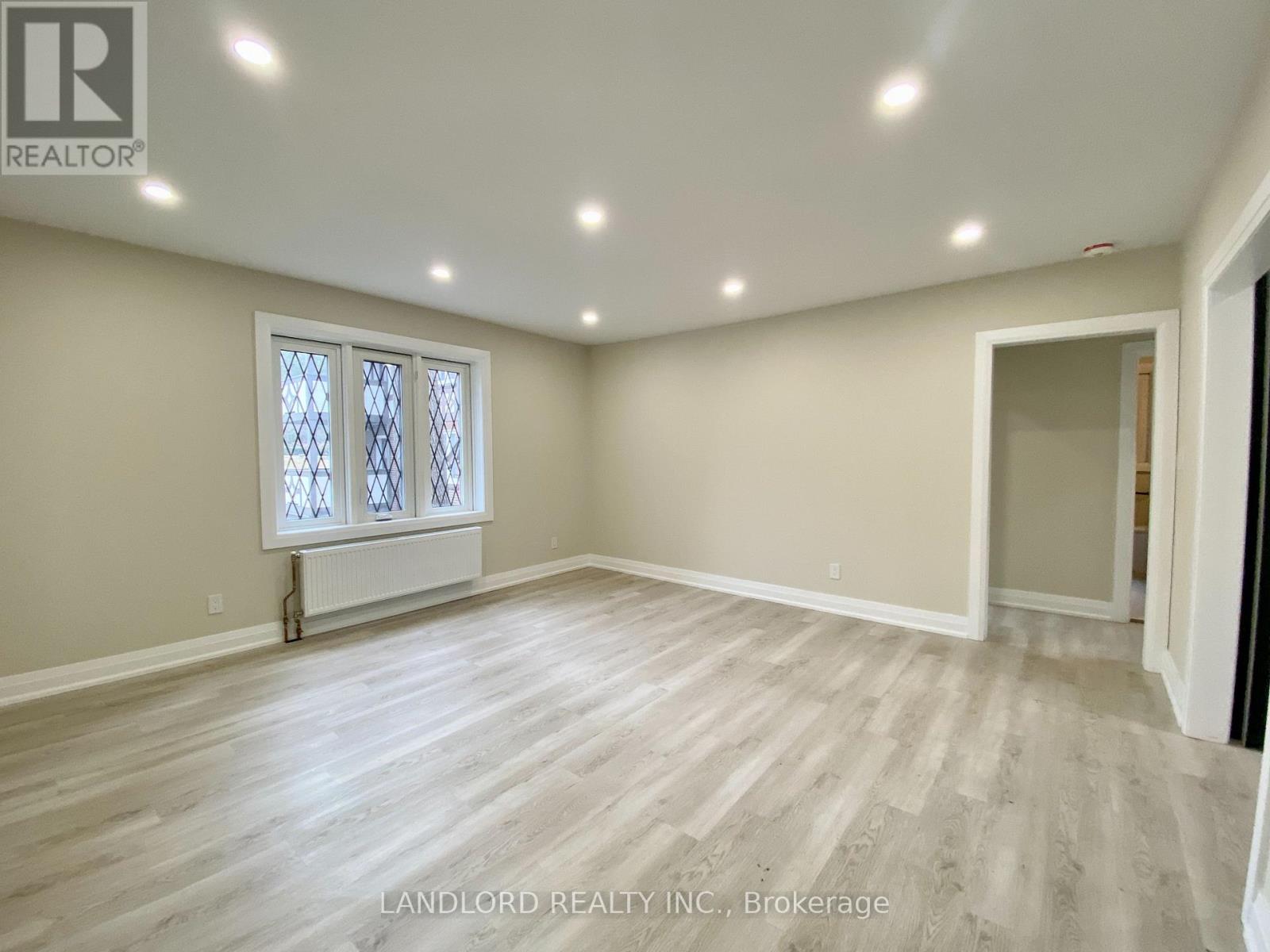 9 - 2520 Bloor Street W, Toronto, Ontario  M6S 1R8 - Photo 9 - W12540908