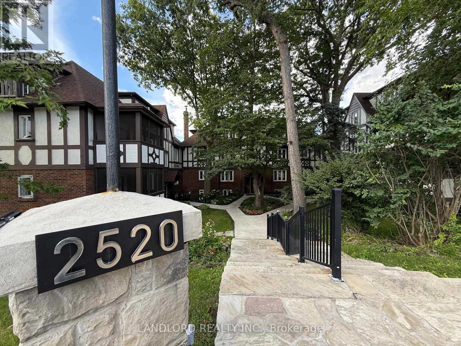 1 - 2520 Bloor Street W, Toronto, Ontario  M6S 1R8 - Photo 20 - W12540914