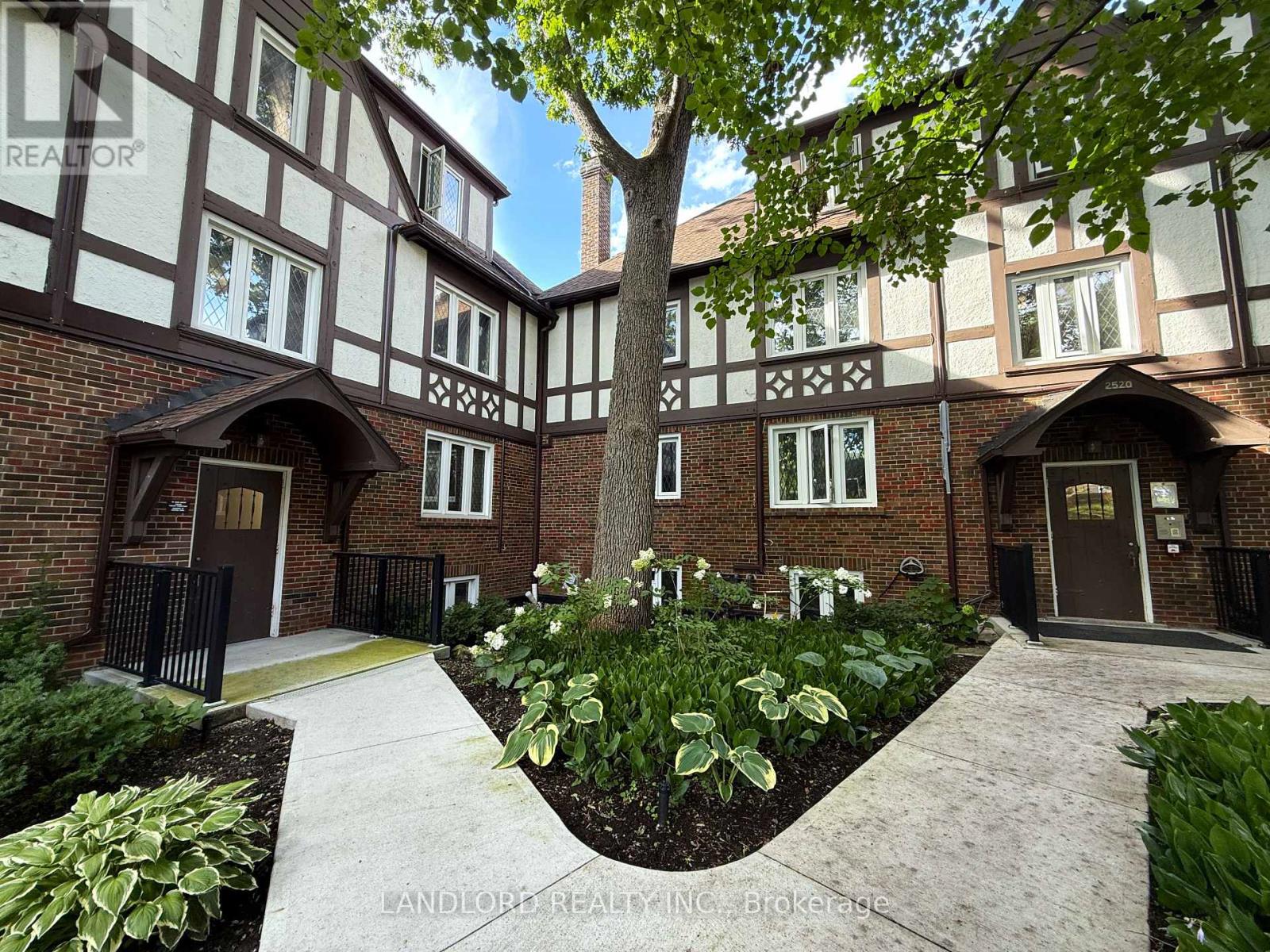 1 - 2520 Bloor Street W, Toronto, Ontario  M6S 1R8 - Photo 21 - W12540914