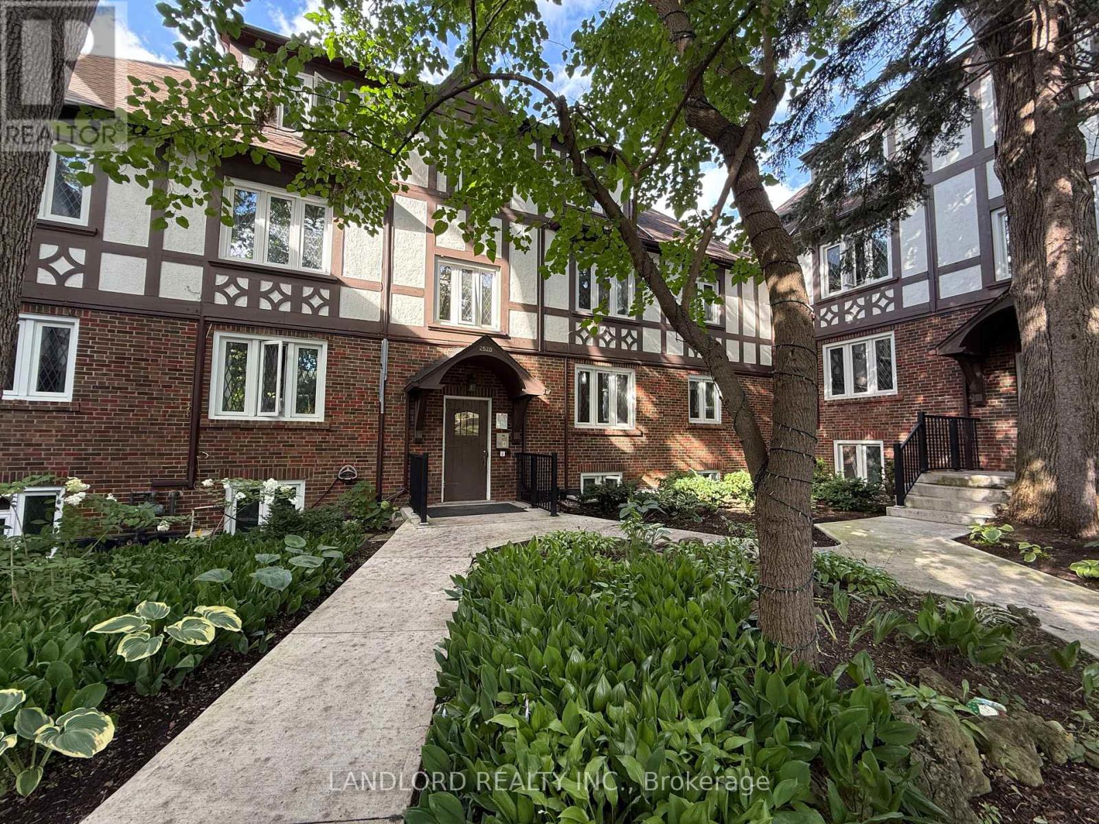 1 - 2520 Bloor Street W, Toronto, Ontario  M6S 1R8 - Photo 22 - W12540914