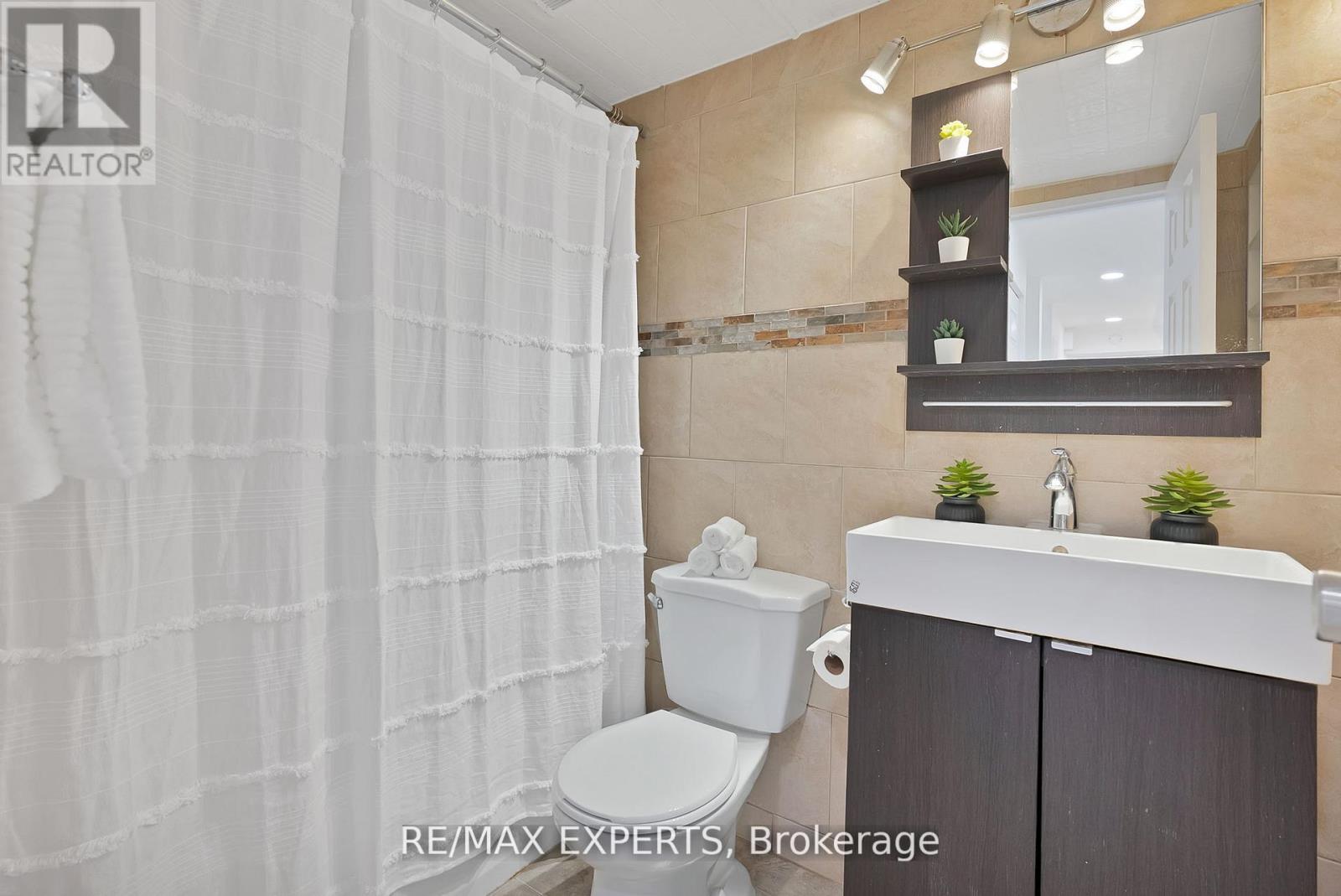 1013 - 390 Dixon Road, Toronto, Ontario  M9R 1T4 - Photo 32 - W12540934