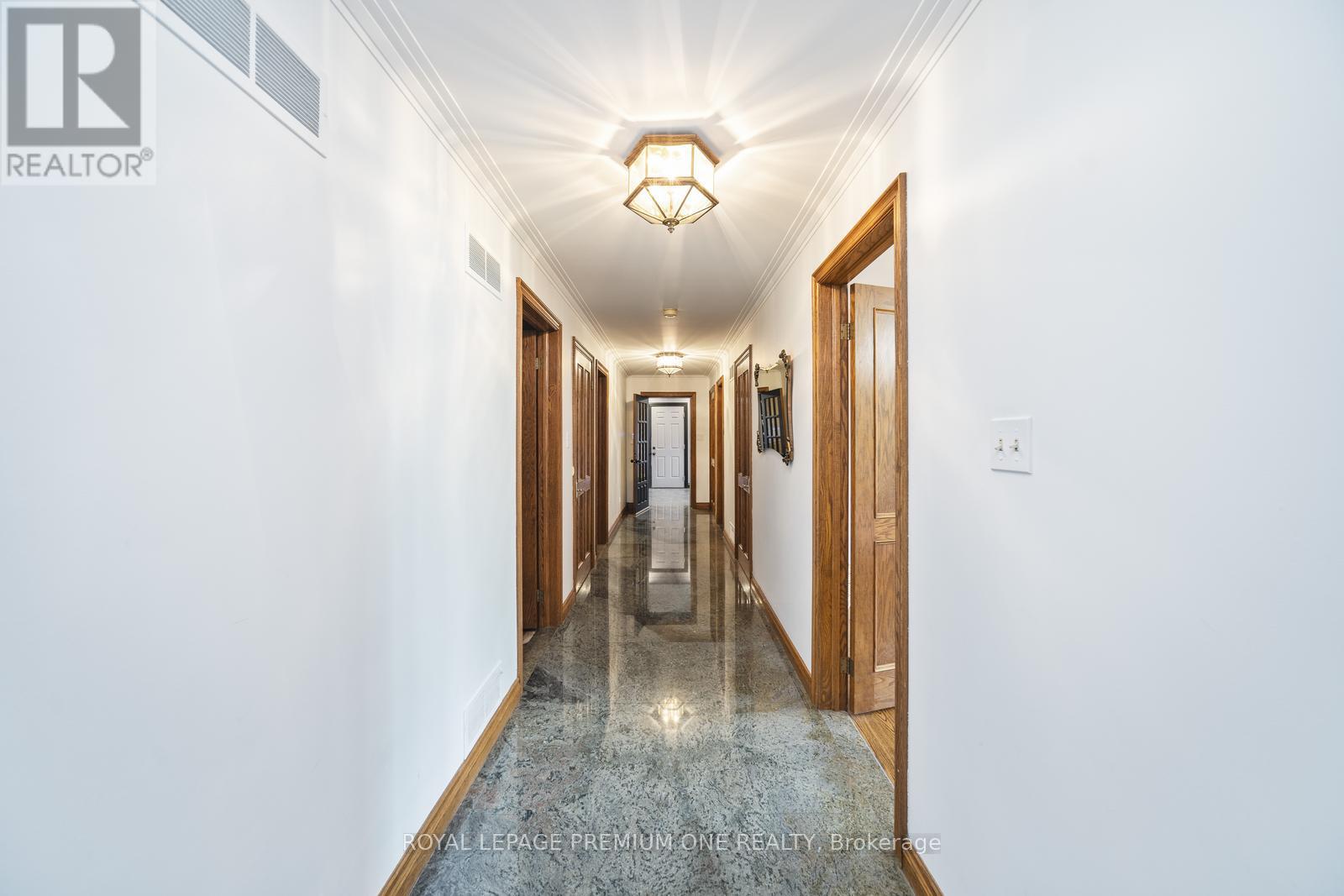 8 Beamish Court, Brampton, Ontario  L6P 0X8 - Photo 20 - W12540976