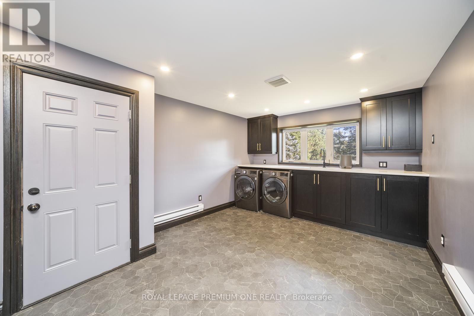 8 Beamish Court, Brampton, Ontario  L6P 0X8 - Photo 27 - W12540976