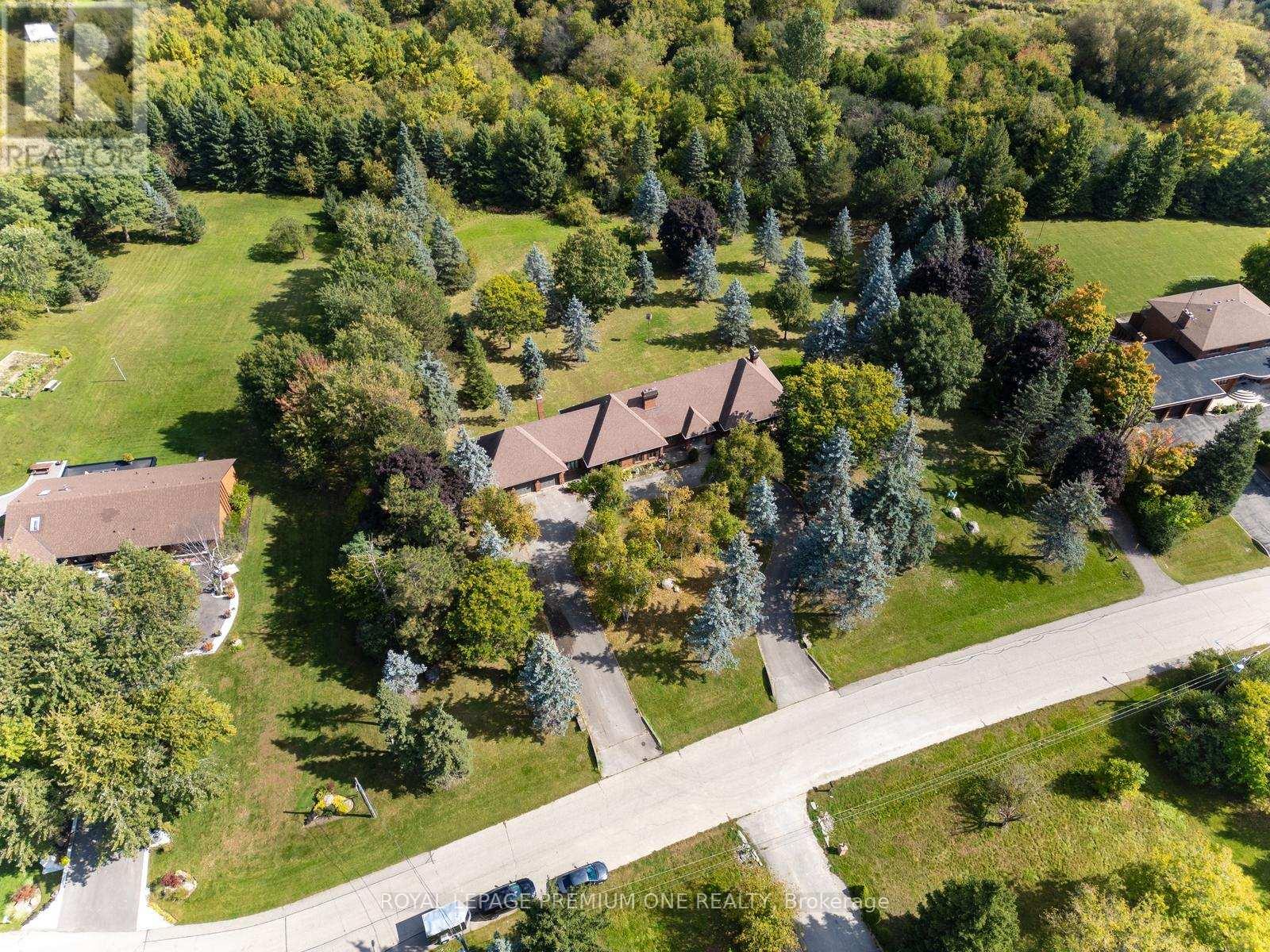 8 Beamish Court, Brampton, Ontario  L6P 0X8 - Photo 38 - W12540976