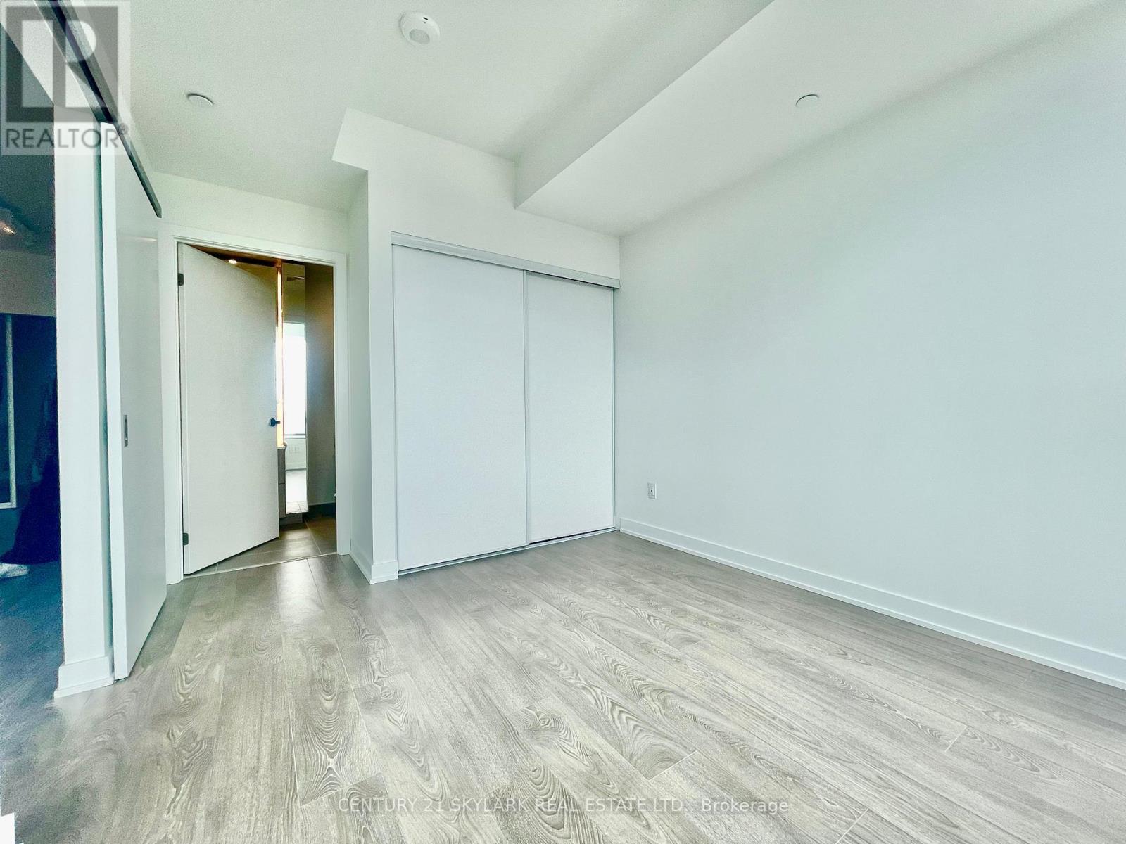 522 - 28 Ann Street, Mississauga, Ontario  L5G 3E1 - Photo 4 - W12540984