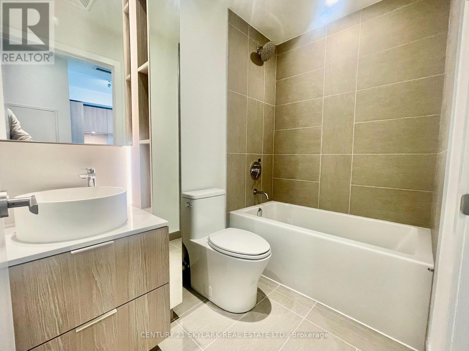 522 - 28 Ann Street, Mississauga, Ontario  L5G 3E1 - Photo 6 - W12540984