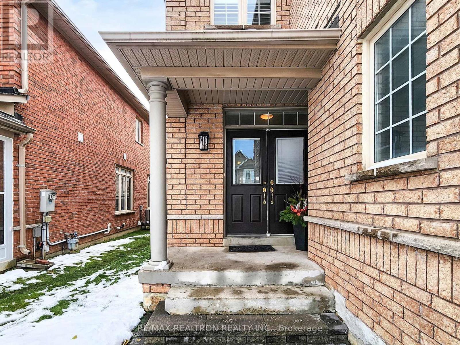 39 Venture Avenue, Richmond Hill, Ontario L4S 2P2 - Photo 3 - N12535824