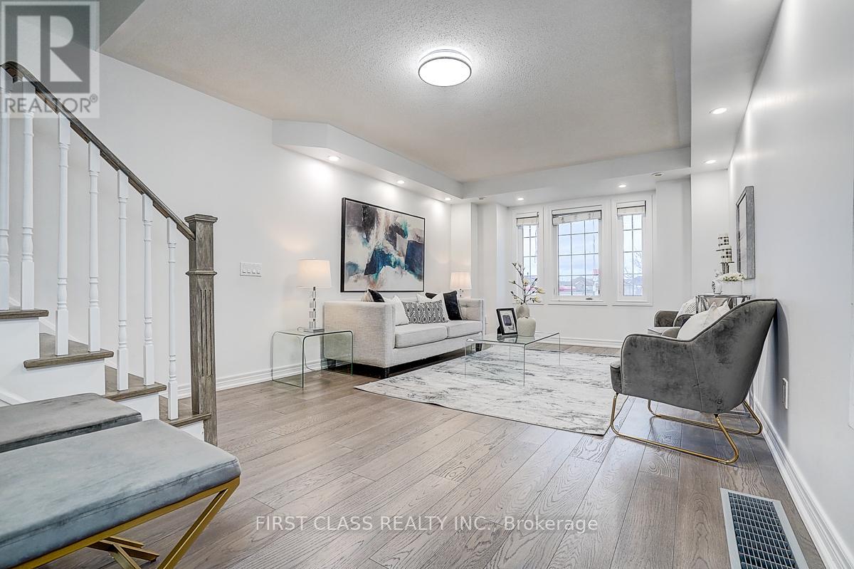 10008 Mccowan Road, Markham, Ontario  L6C 0N3 - Photo 9 - N12540812