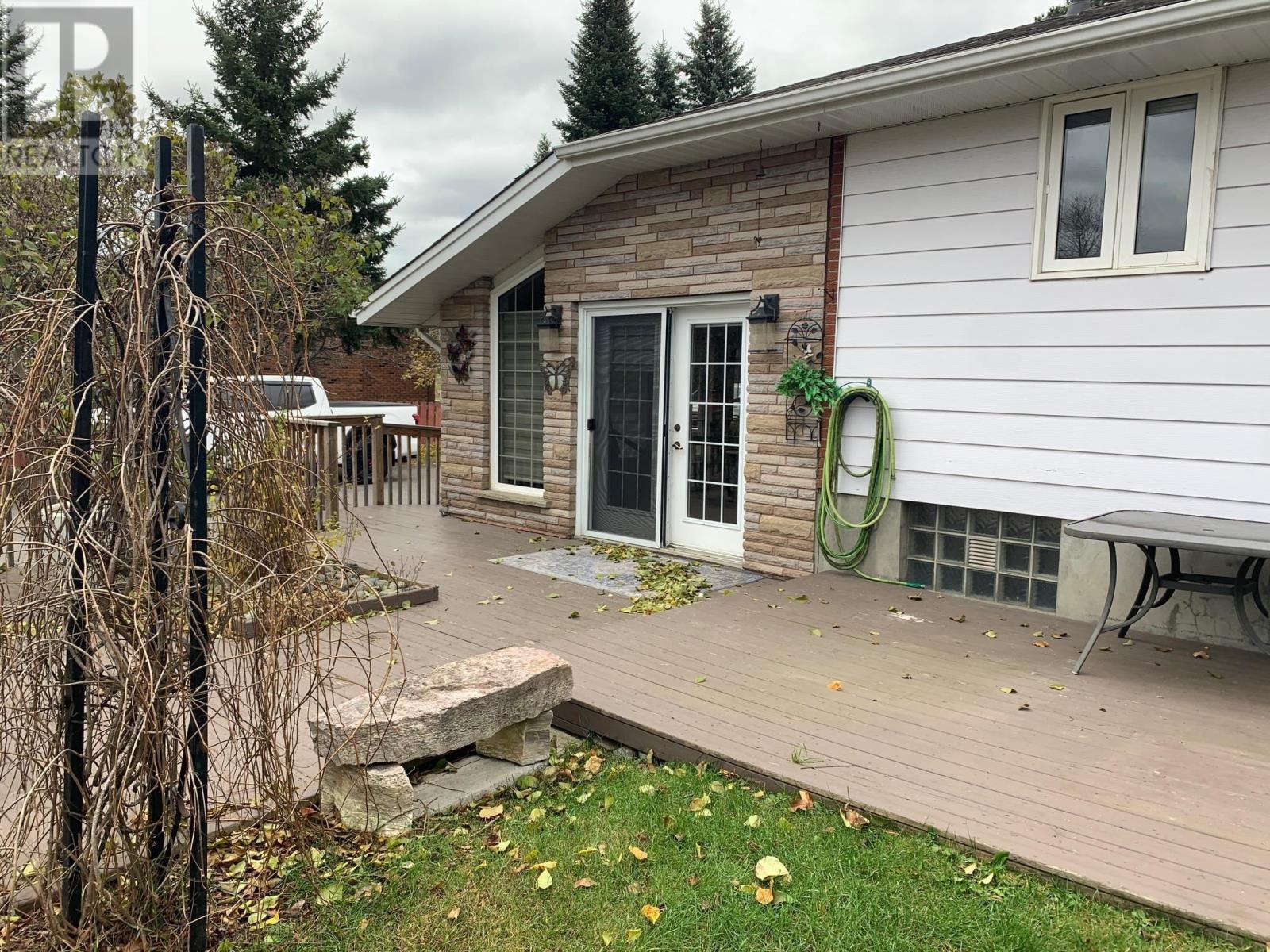 1325 Rosslyn Road, Thunder Bay, Ontario  P7E 6E1 - Photo 3 - TB253388