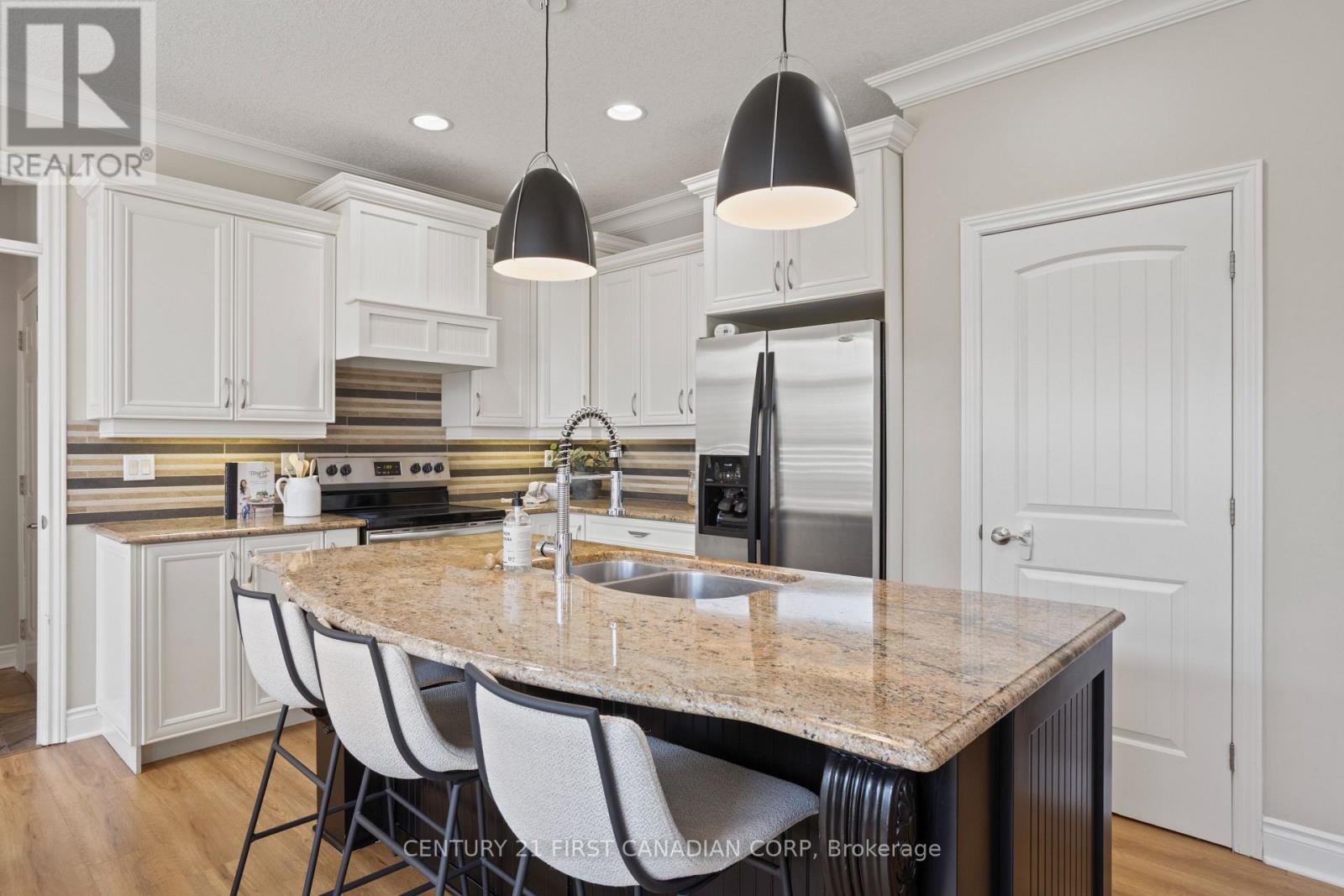 792 Redtail Trail, London North, Ontario  N6H 5X3 - Photo 11 - X12541056